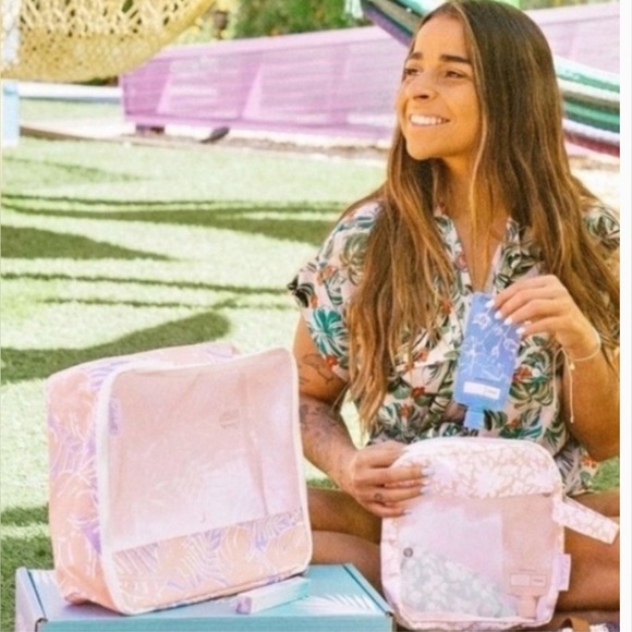 New Cleobella Mesh Zip Up Bags for Beach and Traveling - Picture 1 of 10